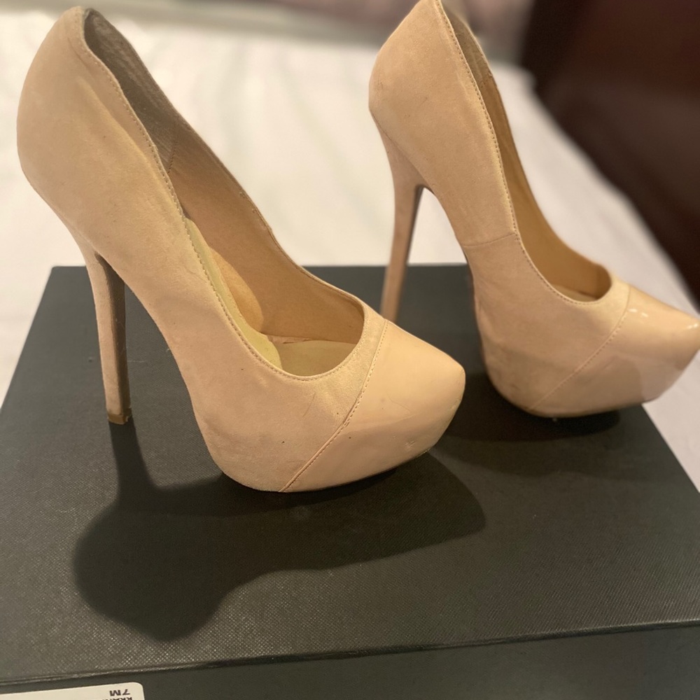 Shoes - Picture 6 of 8